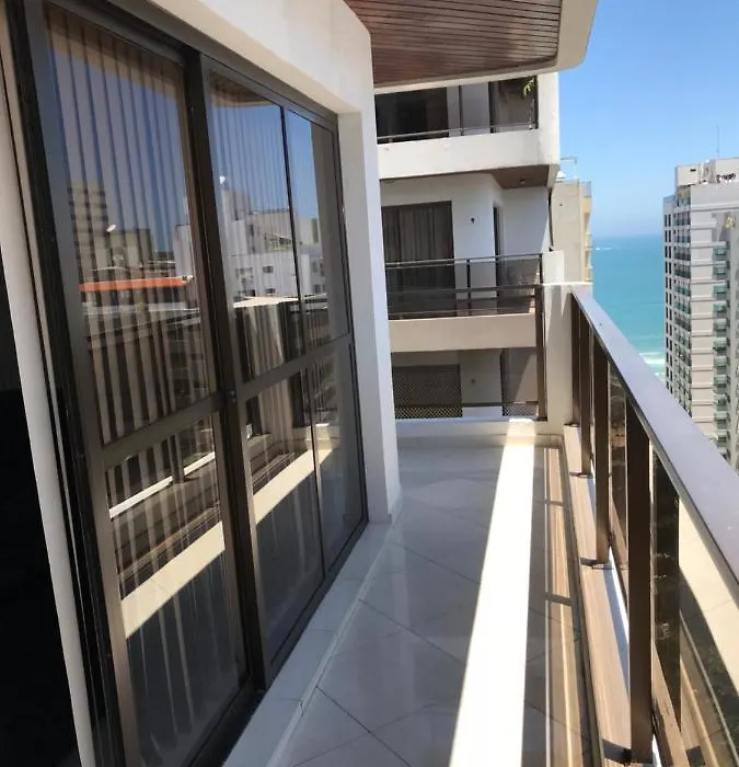 Apartamento temporada Pitangueiras-1